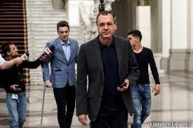 | dna a descins la grupul de investigații politice, condus de mugur ciuvică: CiuvicÄƒ Infrangere GroaznicÄƒ Este Un Protest Al PierzÄƒtorilor Dcnews