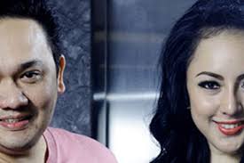 Bekas Asisten Akui Farhat Dekat Regina