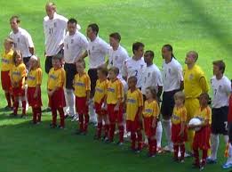Eurosport propose pour cette rencontre un suivi en direct permettant de connaître l'évolution du score et les actions importantes. Equipe D Angleterre De Football Wikiwand