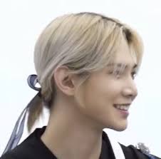 Pin By Ladymecury On Ateez Kpop Memes Kpop Idol Kpop Boy