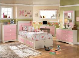 Kamu hanya perlu menyelaraskan seluruh penggunaan perabotan dalam kamar. 60 Desain Kamar Tidur Anak Perempuan Ukuran Kecil Dengan Desain Modern