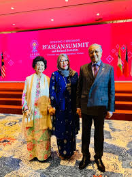 She has served as special advisor to the prime minister of malaysia muhyiddin yassin on public health since march 2020 and under secretary general for partnerships in the international federation of red. Mercy Malaysia Founder Is First M Sian To Receive Asean Prize The Star