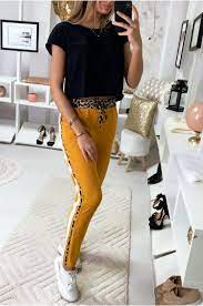 Il met en valeur la jambe en suivant sa ligne et vous offre une. Joli Pantalon Moutarde A Bordure Leopard Pantalon Femme