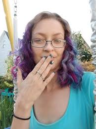 Not to brag, but I can do my nails in the car 💁🏻‍♀️