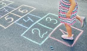 Los hechos ocurrieron cuando los pequeños estaban jugando en la atracción instalada en el barrio de el sosiego, al sur de la ciudad. Mira Estos Juegos Al Aire Libre Para Ninos Que Te Recordaran Tu Infancia