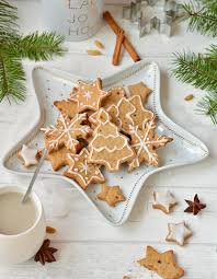 Biscuits Chai De Noel Vegan Pour 10 Personnes Recettes Elle Biscuits Noel Vegan Biscuit De Noel