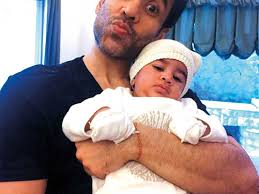 सरोगेसी क्या है, कैसे होता है इस विधि से बच्चे का जन्म. 15 Celebrities Who Became Parents Via Surrogacy Hollywood Gulf News