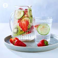 Erdbeer Gurken Wasser Rezept Ww Deutschland Rezept Gurke Kalorienfreie Getranke Eat Smarter Rezepte