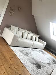 wohnzimmer mit big couch und deko wohnzimmerdesign wohnzimmer grosse couch