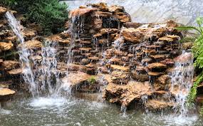 Bau' dir deine eigene gartenmauer aus naturstein! Kunstlicher Wasserfall Selber Bauen So Geht S