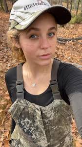 ʜᴜɴᴛᴇʀ’ꜱ 1ꜱᴛ ᴅᴇᴇʀ 🦌, Wednesday morning at about 10:30am, I got my first  deer. It had been a very windy day and I’d been in the tree stand since  6:30am. Hadn’t seen anything and was starting to get ...