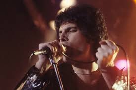 A coloured 7 vinyl of 'love me like there's no tomorrow' ft. Freddie Mercury Ratsel Um Letzte Ruhestatte Taspo De