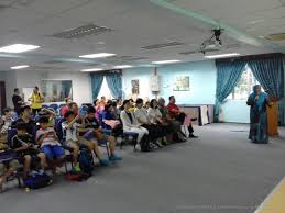 Anak yang dipelihara oleh bukan ibubapa kandungnya. Program Anak Angkat Anjuran Kementerian Pendidikan Malaysia