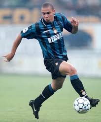 Ronaldo luís nazário de lima, simply known as ronaldo, born 18 september 1976 in rio de janeiro (brazil). Inter Auguri Fenomeno Ronaldo Compie 41 Anni Calcio Ansa It