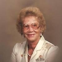 Roxie Davenport's Instagram, Twitter & Facebook