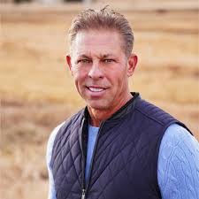 Kari Moran's Instagram, Twitter & Facebook