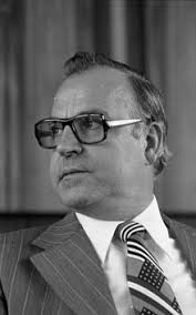 Nun erhebt walter kohl in einem interview schwere vorwürfe gegen die amtierende. Helmut Kohl Wikipedia