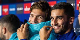 Burlas de los jugadores del Barça contra los del Espanyol