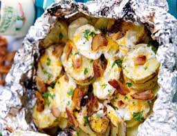 La Meilleure Recette De Patates Bacon Et Ranch Sur Le Bbq Recipes Camp Cooking Recipes Campfire Dinner Recipes