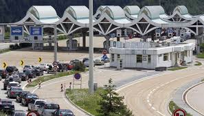 The section is now tolled electronically and no longer by stopping at the toll station. Verkehr Karawankentunnel Wird Gesperrt News At