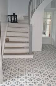 Carreaux De Ciment Dans L Entree Cement Tiles In The Entrance Landhaus Fliesen Haus Fliesen Zementfliesen
