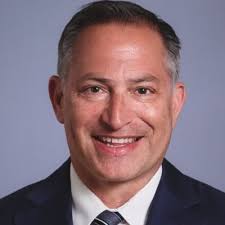 Mark Suster has a phrase about investing in people: “Invest in lines, not  dots.”