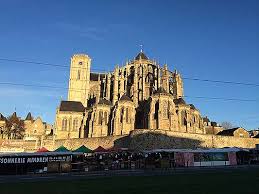 La Cathedrale Saint Julien Sanctuaire Basile Moreau