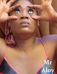 gEt yO bAbY mAma 😂😂😂 no you get me scary 😂😂😂