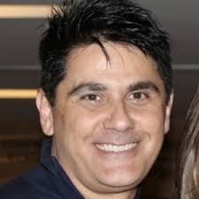 Ele começou a carreira no departamento esportivo da tv record e passou por outras emissoras como globo, bandeirantes e sbt. Cesar Filho Bio Family Trivia Famous Birthdays