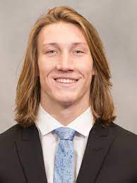 Qb trevor lawrence is now bringing his famous mane to the jacksonville jaguars. Specific Can Someone Photoshop Trevor Lawrence From Clemson To Have Short Hair A Buzzcut Photoshoprequest