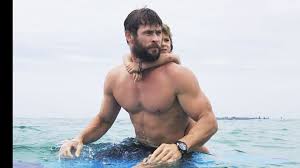 Комедия, 1 ч 45 мин сша • кевин смит. Bulk Your Arms With Chris Hemsworth S Devastating Dumbbell Workout Gq India