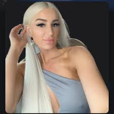 Chanel Roberts's Instagram, Twitter & Facebook