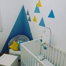 Decorer une chambre pour bebe mixte peintures de couleurs pour. Chambre De Bebe Triangles Realise A La Peinture Ref Leroy Merlin Bleu Baltique Gris Galet Deco Chambre Bebe Decoration Chambre Bebe Deco Chambre Enfant
