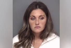 Alyssa Usher's Instagram, Twitter & Facebook