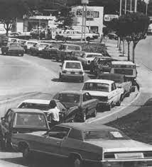 Gas shortages are being reported in the southeast of the us amid the recent cybersecurity attack that temporarily shut down one of the largest pipelines in the us. Oil Embargo 1973 I Remember Waiting In Line With My Mom To Fill Up Our Vw Bug Fun Times Fotos De Epoca Fotos Fotos Historicas