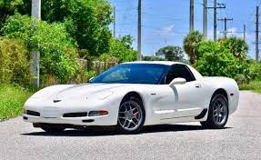 Walkaround video of a nice 2001 corvette coupe at our dealership. Corvettes On Ebay 2001 Corvette Z06 In Rare Speedway White Corvette Sales News Lifestyle