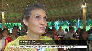 Cérémonie d'accueil dans la citoyenneté française : ITW Lia Xu et Eva  Provost
