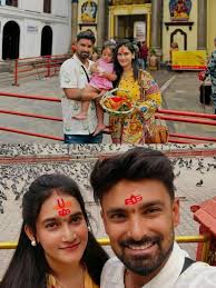 Litton Das in Nepal with his family 😍