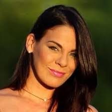 Brenda Robles's Instagram, Twitter & Facebook