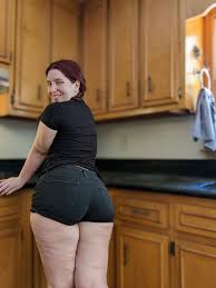 TW Pornstars - Goddess Veronica Steam. Twitter. Sending out farts to my  subscribers in these tiny jean. 6:59 PM - 24 Apr 2023