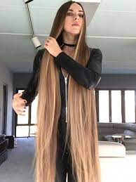 Preview When It Comes To Long Hair Modeling Contrasts Are Very Important Light Colors Go Very Well With Long Hair Styles Beautiful Long Hair Really Long Hair