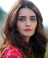 Tulin Yazkan Tv Series Biography Turkish Drama In 2020 Actresses Green Hair Colors Green Hair