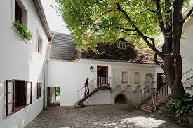 Drei wohnungen, die mit beethoven verbunden sind, gehören schon seit langem zu den standorten des wien museums. Beethoven Museum Gedenkstatte Fur Den Komponisten