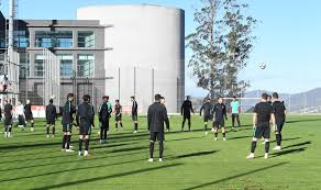 Todas as notícias, entrevistas e imagens sobre jogadores, técnicos, treinadores, árbitros e outros nomes do futebol e outras modalidades no jornal record. Selecao Portuguesa De Sub 21 Cumpriu Treino No Estadio Da Madeira Clube Desportivo Nacional Madeira