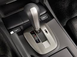 Menunjukkan cara asas menggunakan transmisi auto sebuah kenderaan. Tips Memandu Kereta Auto Cara Selamat Carian Semasa