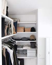 cafe closet02 instagram シューズクローク の扉を開けると どーーんと天井までの稼働棚がl字にあるのですが 住んで気づいたんです そんなに靴が増えるわけないとw そこで平安伸銅工業様 draw a li クローゼット 収納 ランドリールーム