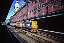 P11 Hauls The Morning Vline Train To Leongatha At Melbourne Flinders Street Station Dec 28 1984 Train Melbourne Train Station