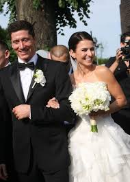 Um diesen artikel oder andere inhalte über soziale netzwerke zu teilen, brauchen wir deine zustimmung für diesen zweck der datenverarbeitung Robert Lewandowski Das Gegensatzliche Macht Uns Komplett Gala De