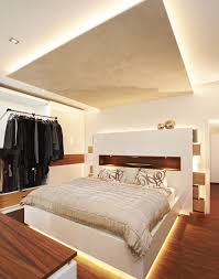 Indischer Apfelbaum Tineo Ist Der Dominierende Werkstoff Dieser Einrichtung Welche Aus Einem Schiebeturenschrank Einem B Wohnen Indische Mobel Schlafzimmer