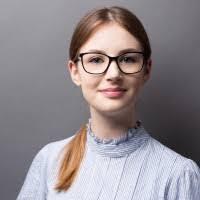 Layla Bender's Instagram, Twitter & Facebook